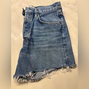 Gently used. Great condition. Size: 27  100% Cotton